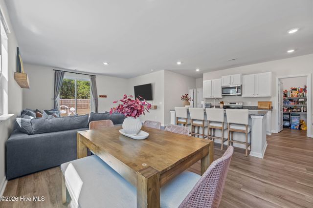 322 Royal Eagle Court, Sneads Ferry, NC 28460