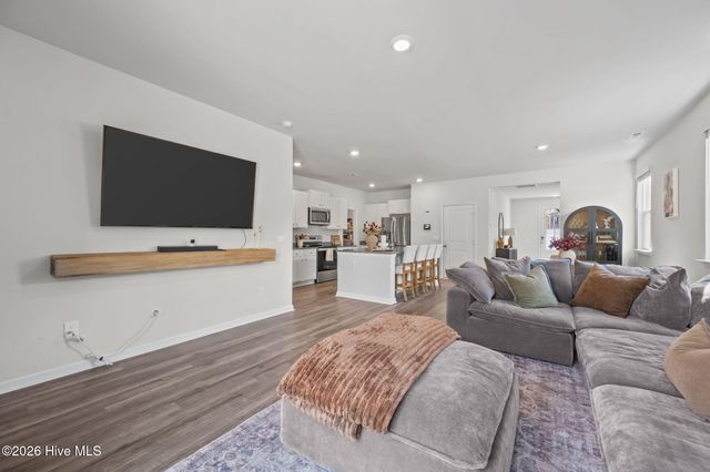 322 Royal Eagle Court, Sneads Ferry, NC 28460