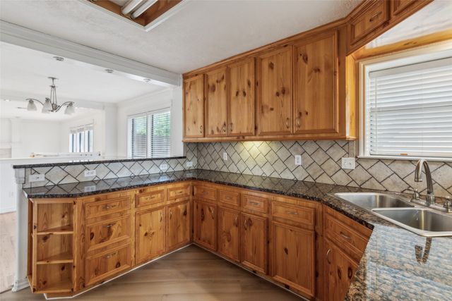 1107 Port Au Prince Drive, Arlington, TX 76012