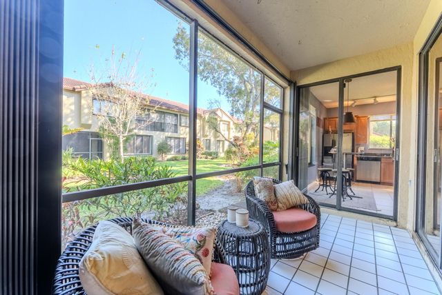 10527 NW 10th B-130, Plantation, FL 33322