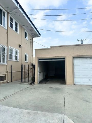 4656 Oakwood Ave, Los Angeles, CA 90004