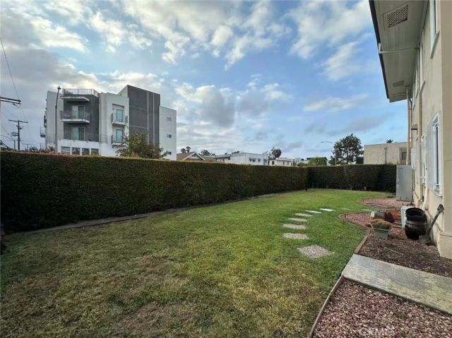 4656 Oakwood Ave, Los Angeles, CA 90004