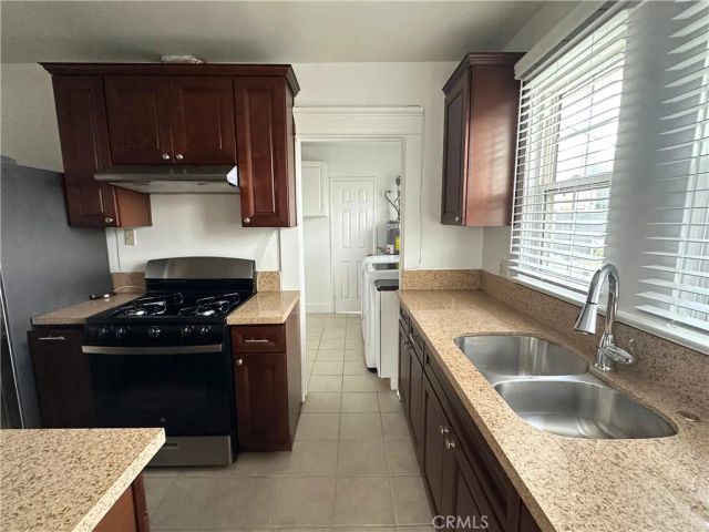 4656 Oakwood Ave, Los Angeles, CA 90004