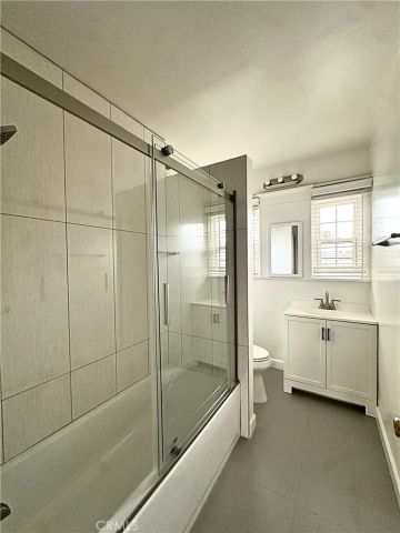 4656 Oakwood Ave, Los Angeles, CA 90004
