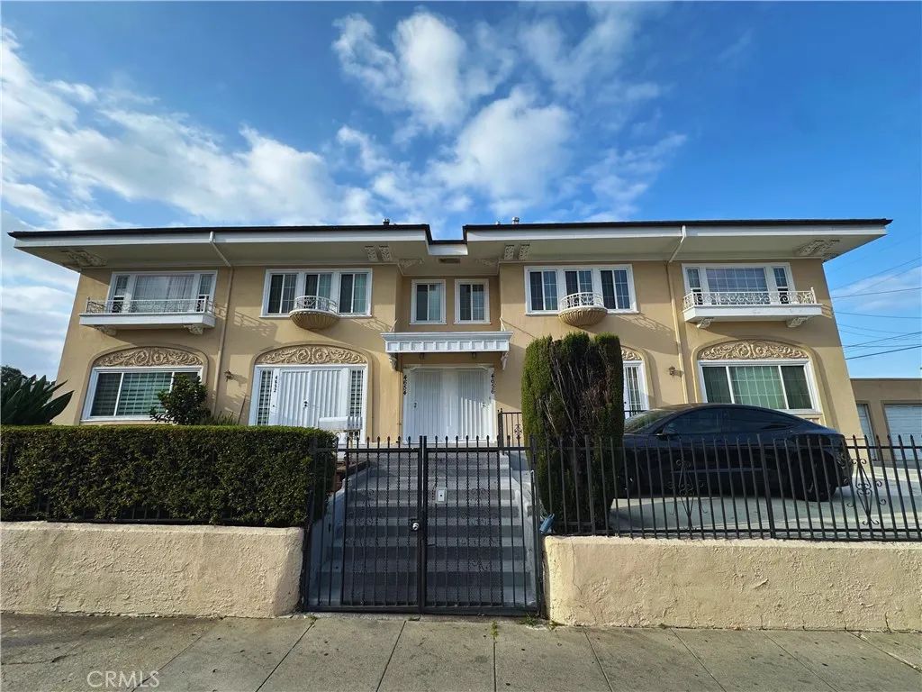 4656 Oakwood Ave, Los Angeles, CA 90004