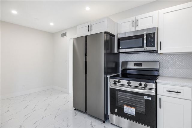 161 Celestia Court, Port St Lucie, FL 34983