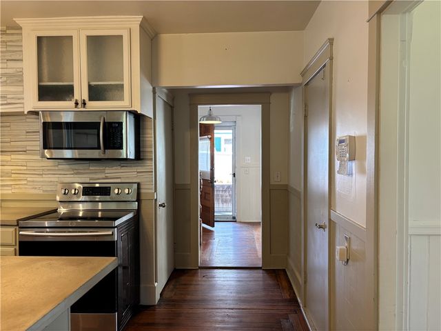 5 Ellwood Place, Newport, RI 02840