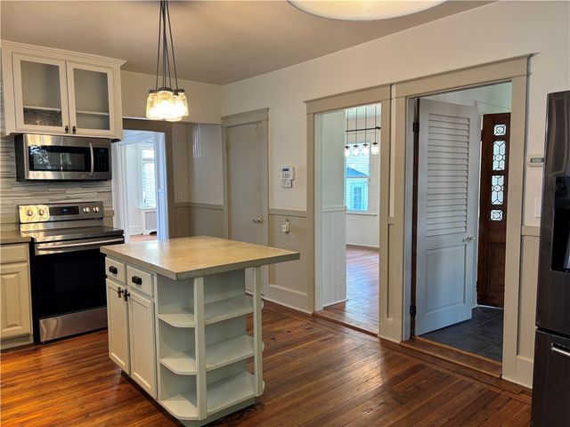 5 Ellwood Place, Newport, RI 02840