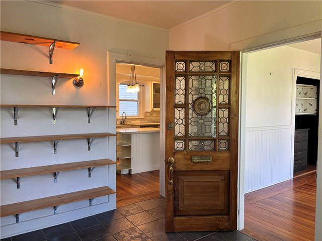 5 Ellwood Place, Newport, RI 02840