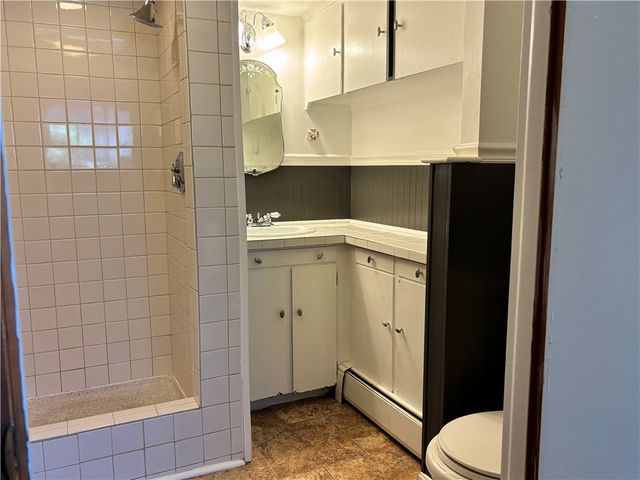5 Ellwood Place, Newport, RI 02840