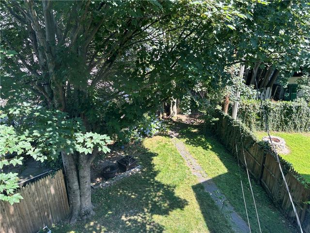 5 Ellwood Place, Newport, RI 02840