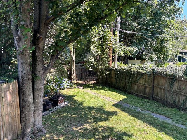 5 Ellwood Place, Newport, RI 02840
