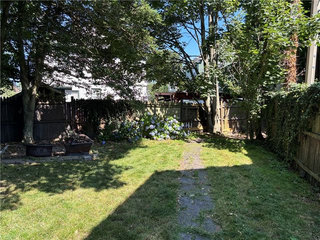 5 Ellwood Place, Newport, RI 02840