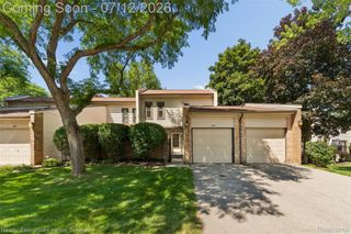 1077 Willow Grove Court, Rochester Hills, MI 48307
