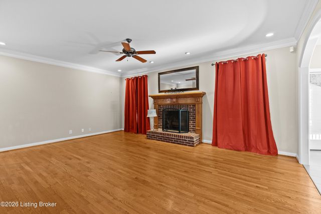 13809 High Trail Ct, Louisville, KY 40299