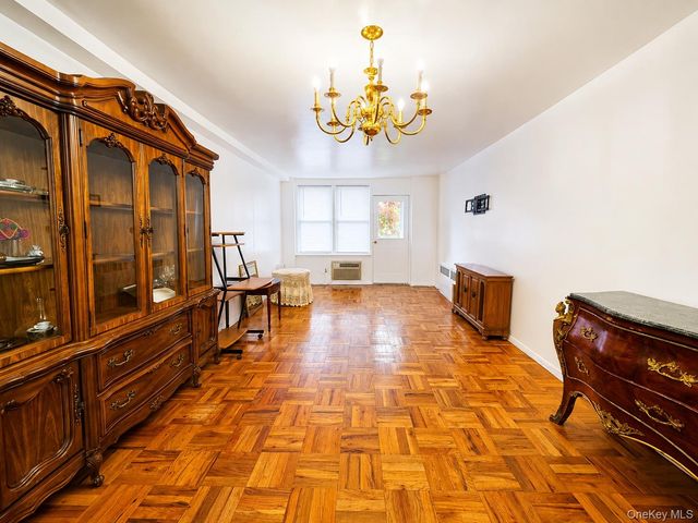 67-50 Thornton Place 1D, Forest Hills, NY 11375