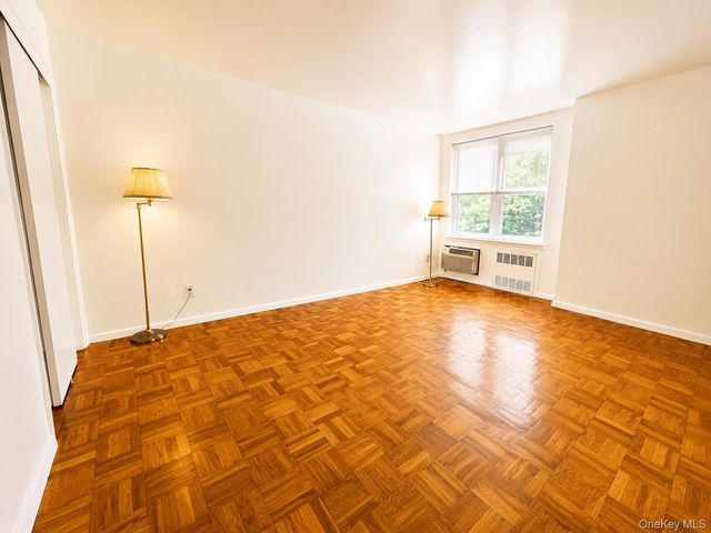 67-50 Thornton Place 1D, Forest Hills, NY 11375