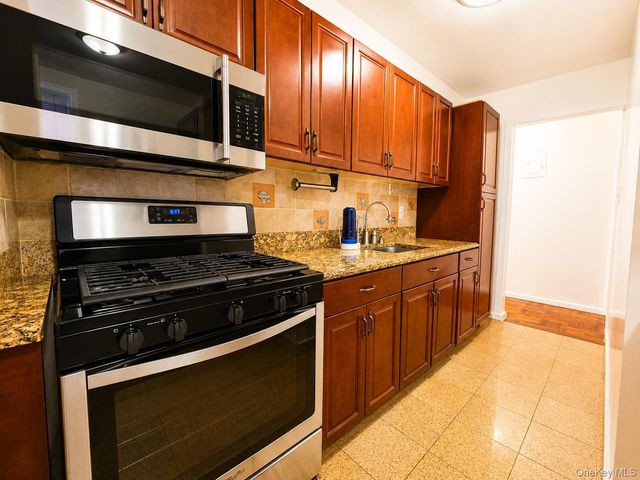 67-50 Thornton Place 1D, Forest Hills, NY 11375
