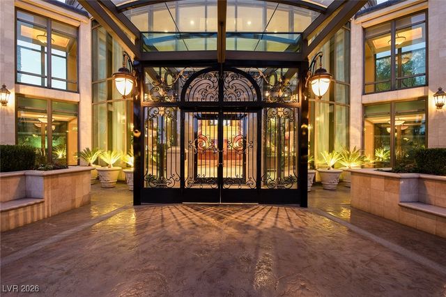 1 Hughes Center Drive 304, Las Vegas, NV 89169