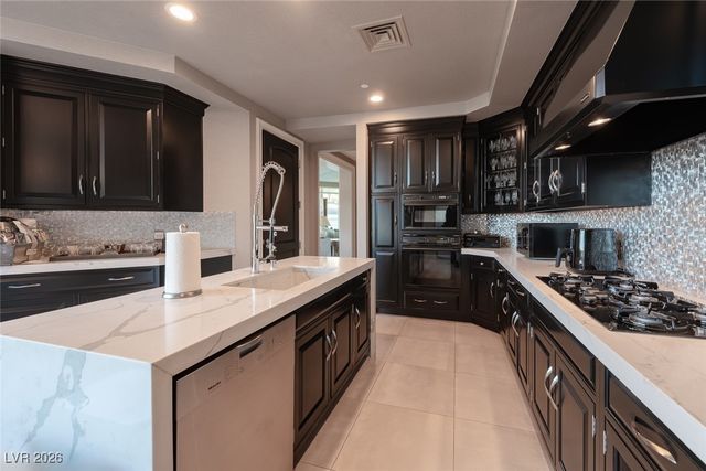 1 Hughes Center Drive 304, Las Vegas, NV 89169