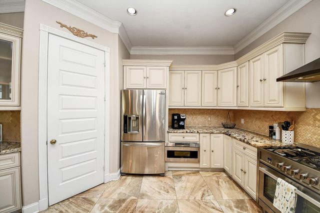 615 29th Street, Dickinson, TX 77539