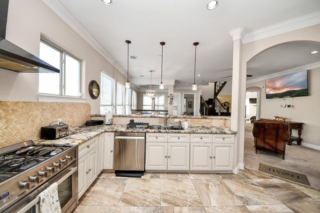 615 29th Street, Dickinson, TX 77539