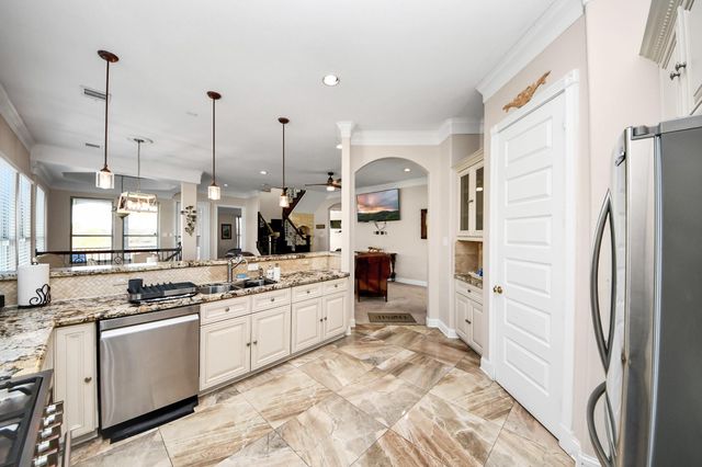 615 29th Street, Dickinson, TX 77539