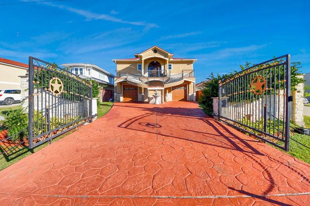 615 29th Street, Dickinson, TX 77539