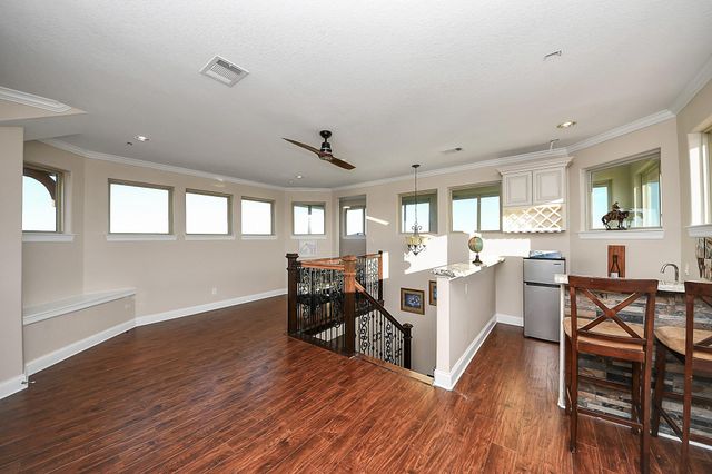 615 29th Street, Dickinson, TX 77539