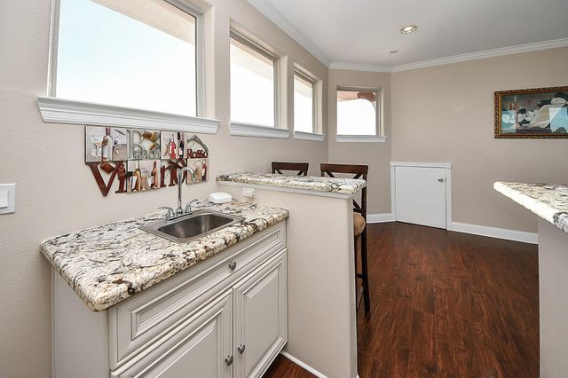 615 29th Street, Dickinson, TX 77539