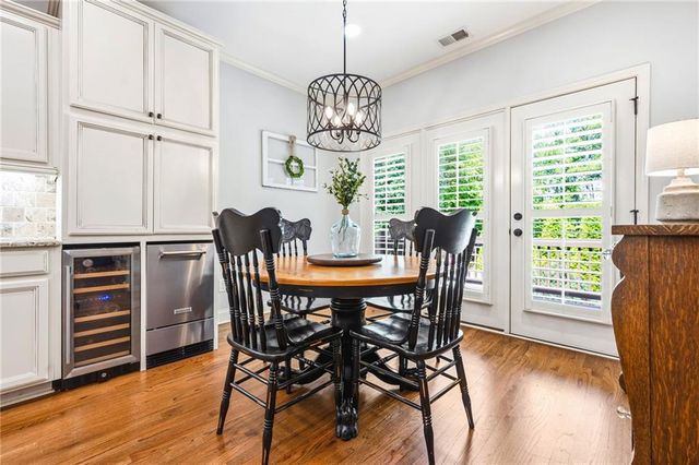 5455 Fishermans Cove, Gainesville, GA 30506
