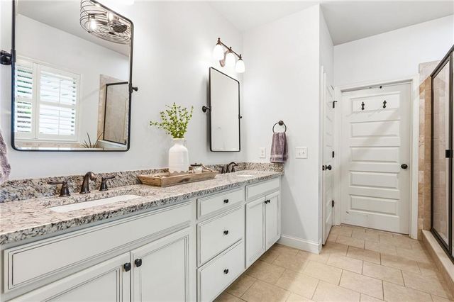 5455 Fishermans Cove, Gainesville, GA 30506