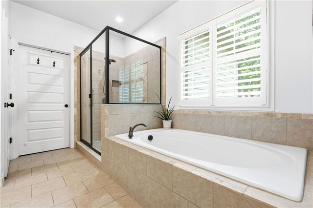 5455 Fishermans Cove, Gainesville, GA 30506