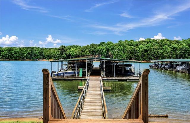 5455 Fishermans Cove, Gainesville, GA 30506