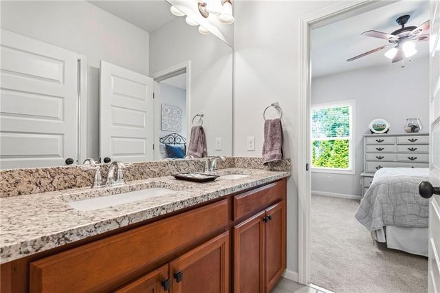 5455 Fishermans Cove, Gainesville, GA 30506