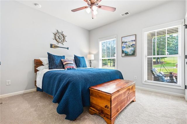 5455 Fishermans Cove, Gainesville, GA 30506