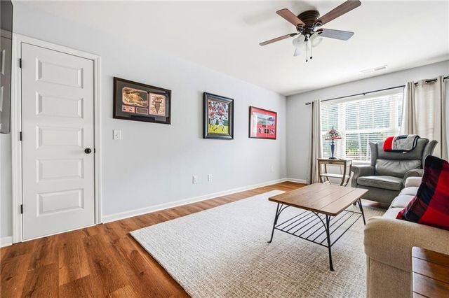 5455 Fishermans Cove, Gainesville, GA 30506