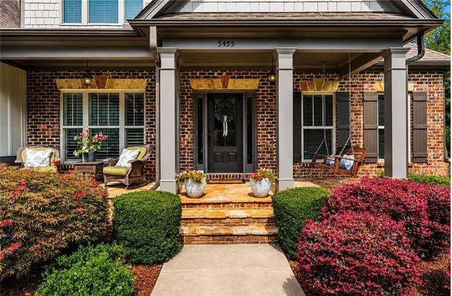 5455 Fishermans Cove, Gainesville, GA 30506