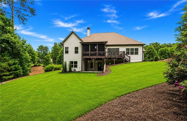 5455 Fishermans Cove, Gainesville, GA 30506