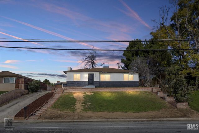 2814 College Avenue, Bakersfield, CA 93306