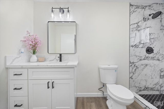 2814 College Avenue, Bakersfield, CA 93306