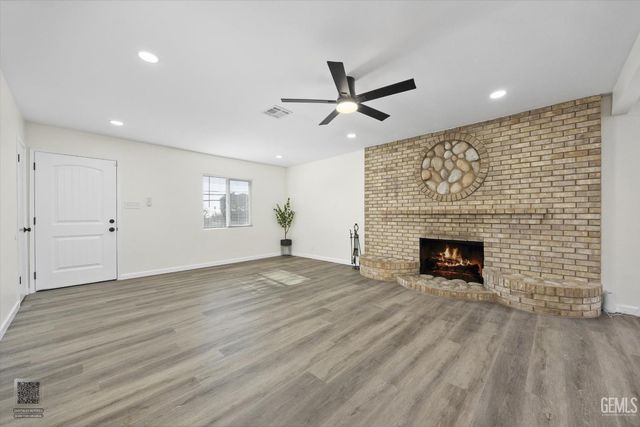 2814 College Avenue, Bakersfield, CA 93306