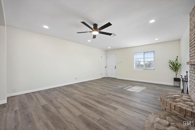 2814 College Avenue, Bakersfield, CA 93306