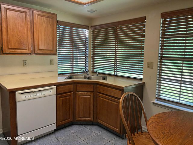 878 Winchester Court B, Manchester, NJ 08759