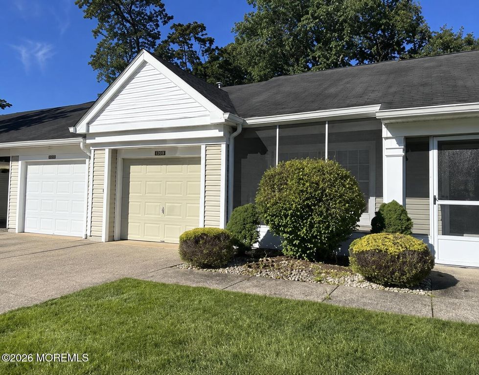 878 Winchester Court B, Manchester, NJ 08759