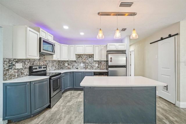 541 FIREFLY LANE, Apollo Beach, FL 33572