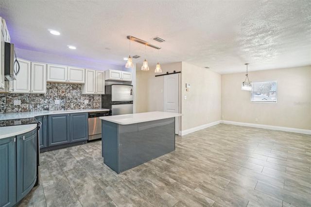 541 FIREFLY LANE, Apollo Beach, FL 33572