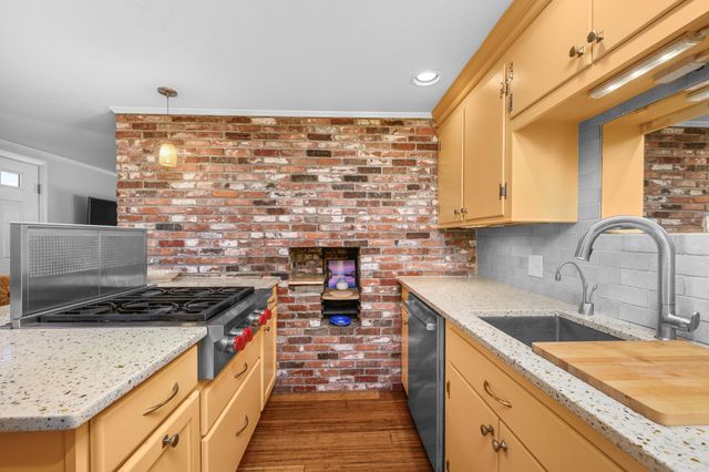 62 Hillside Drive, Centerville, MA 02632