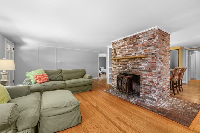 62 Hillside Drive, Centerville, MA 02632