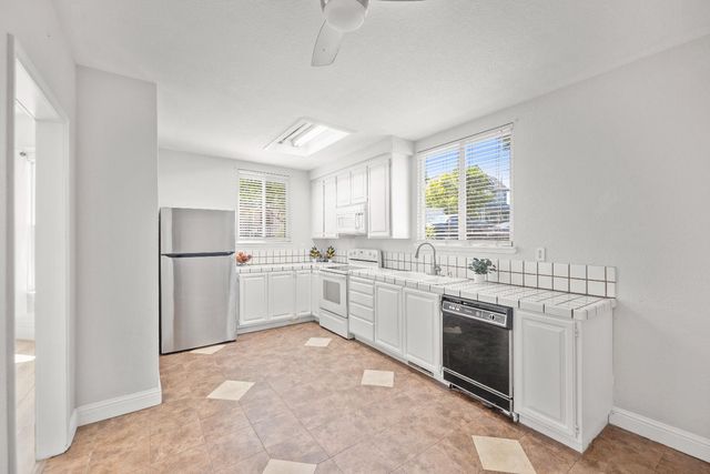 9190 Old State Hwy, Newcastle, CA 95658